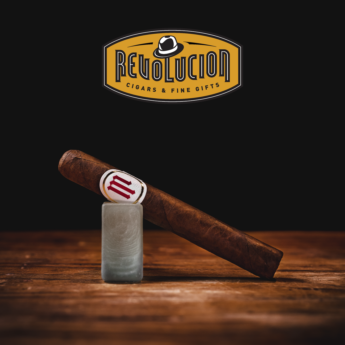 Crowned_Heads_Mil_Dias_Sublime_Angle