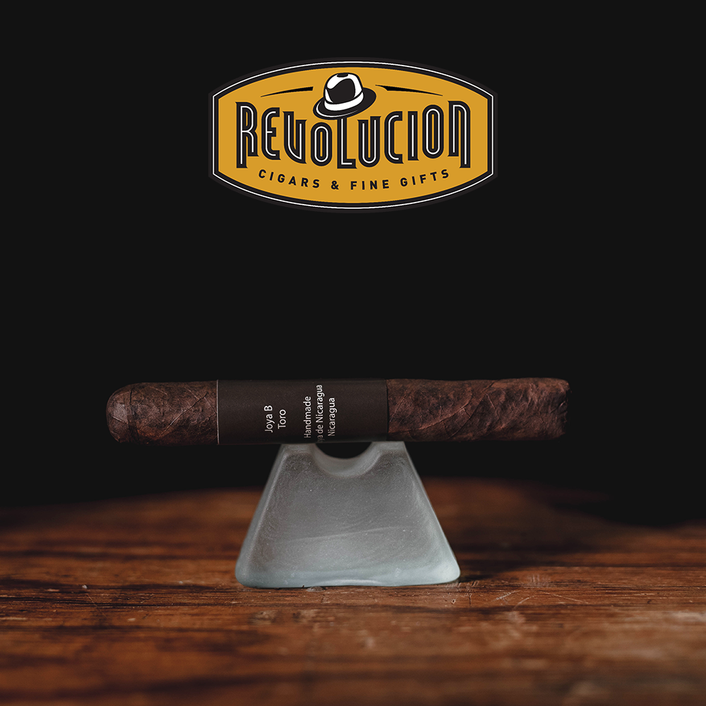 Joya de Nicaragua Black Toro Medium-Full Strength Nicaraguan Cigar
