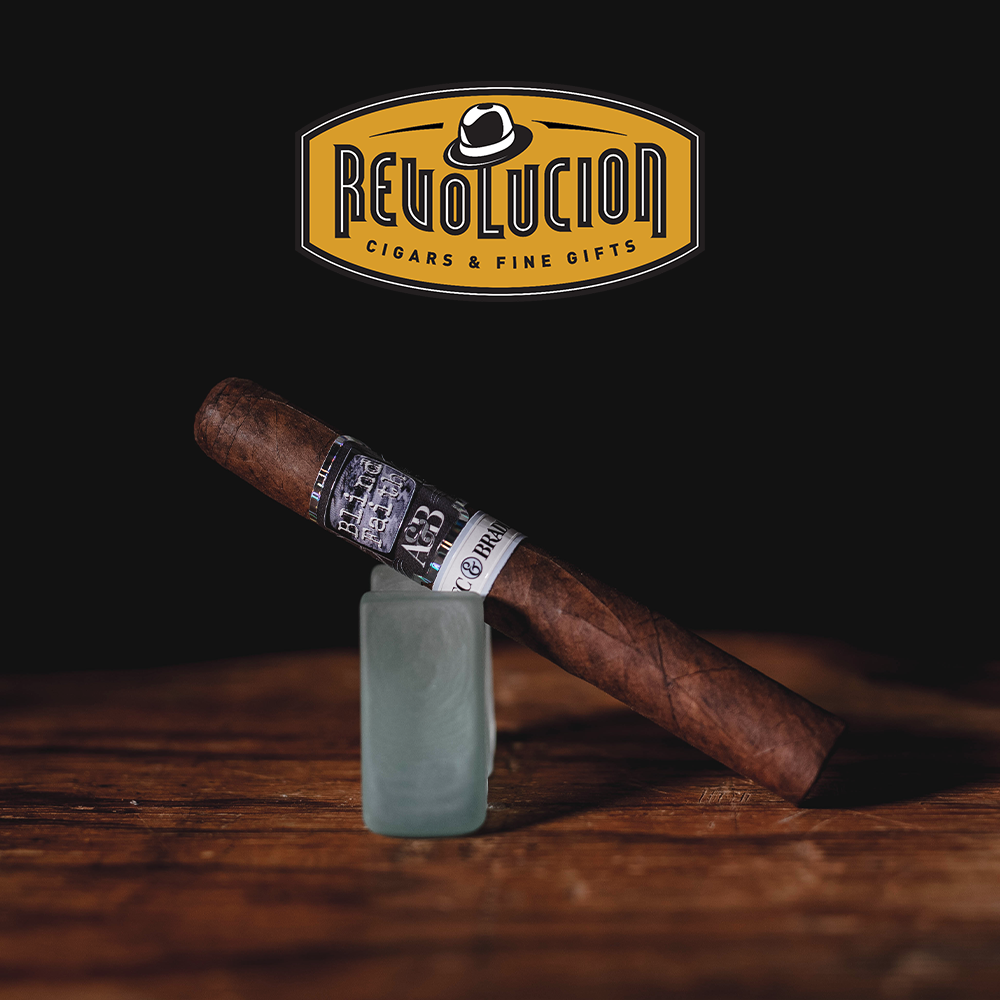 Cigare hondurien Alec Bradley Blind Faith Toro, force moyenne